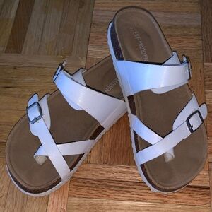Steve Madden Sandal w/ Buckles - White - Girls Size 1